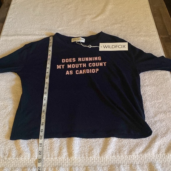 NWT WildFox fabulous cropped long sleeve top with great writing in front - Picture 9 of 10